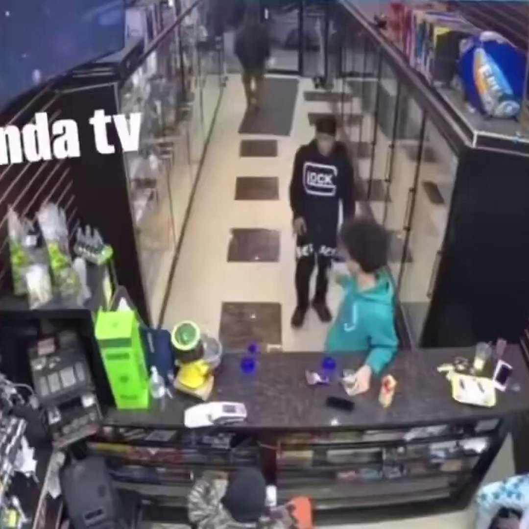 Unexpected Twist in Store Theft Caught on Camera