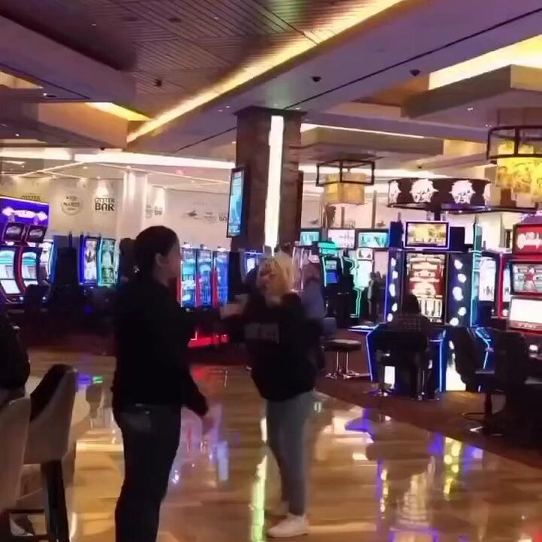 She Showed Incredible Restraint Giving The Other Woman “3 Business Days” To Reconsider