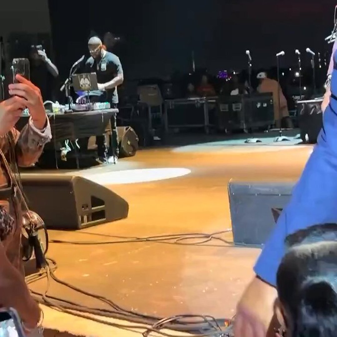 Singer Lloyd Accidentally Pulls Fan’s Wig Off During Detroit Concert With Keyshia Cole