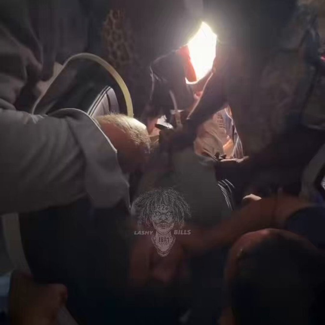 Drunk United Airlines Passenger Hog-Tied After Wild Mid-Flight Meltdown