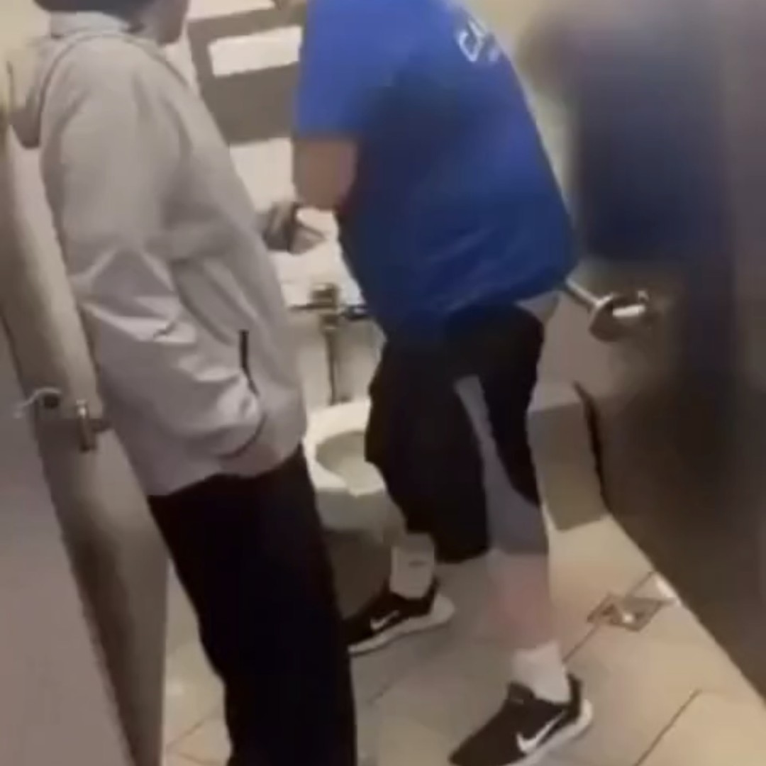 Hero teens trap alleged mall bathroom predator filming young boy in stall