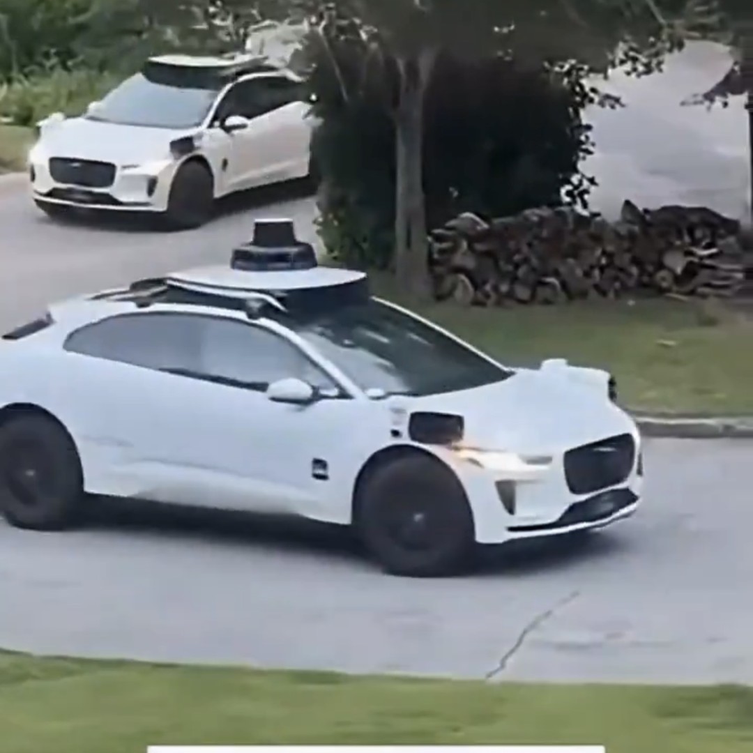 50 Driverless Waymos Swarm Atlanta Cul-de-Sacs, Spark Safety Concerns