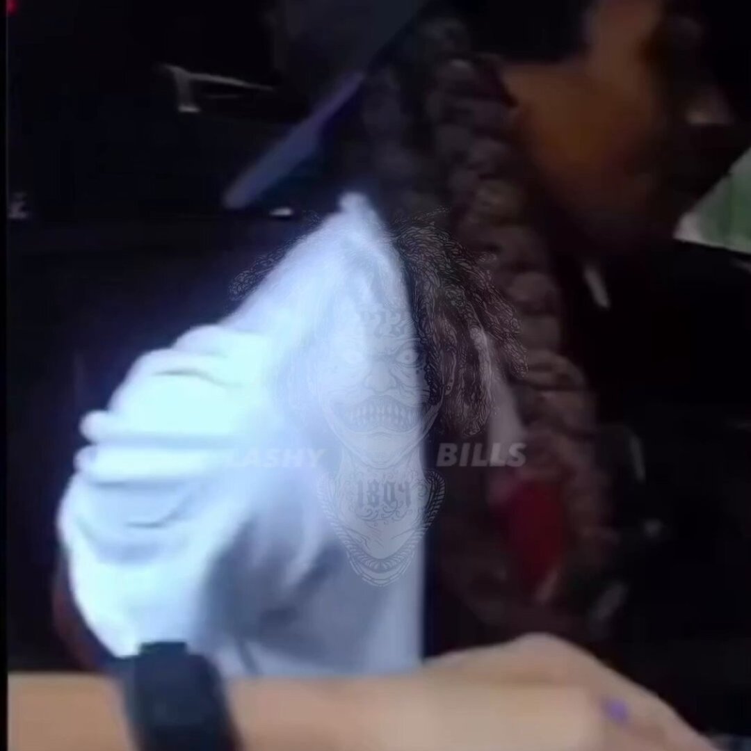Florida Cop Plays Rap Requests During Jail Transport