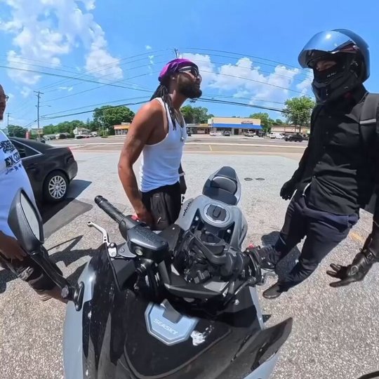 The Way This Guy Held Back Deserves Some Respect