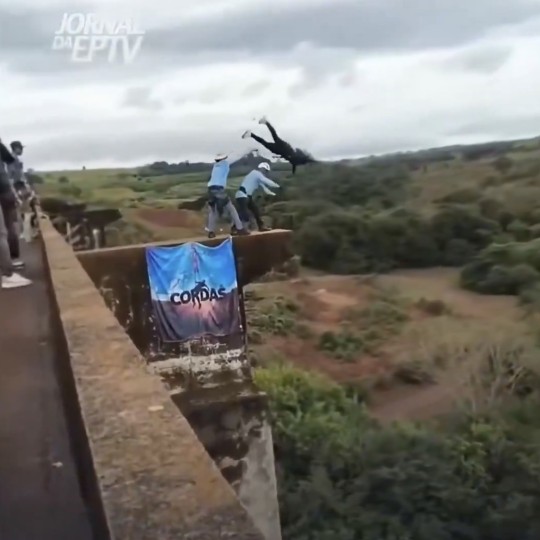21-Year-Old Woman Dies After Bungee Jump Cord Was Not Attached