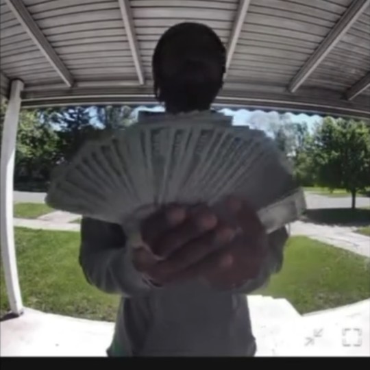 Woman’s Ex Returns Just to Flex His Money in Her Face