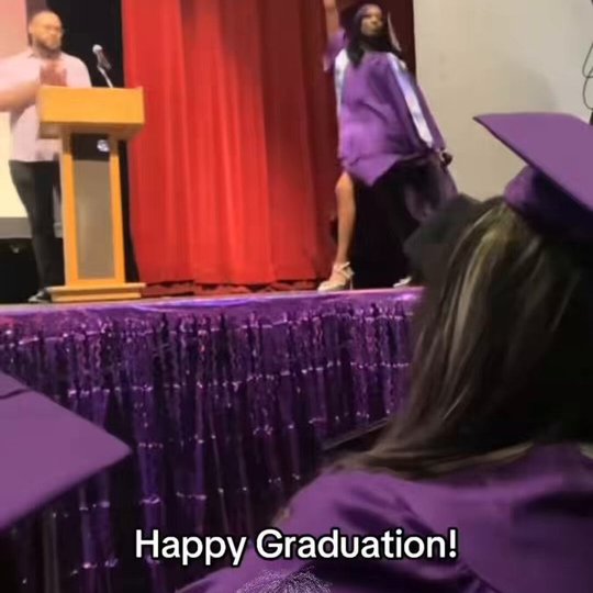 High School Withholds Teen’s Diploma After Viral Graduation Split Stuns Crowd
