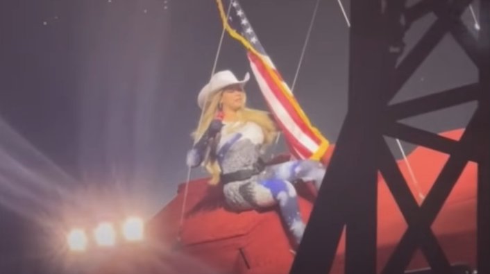 Beyoncé Pauses Concert After Prop Car Tilts During Houston Show